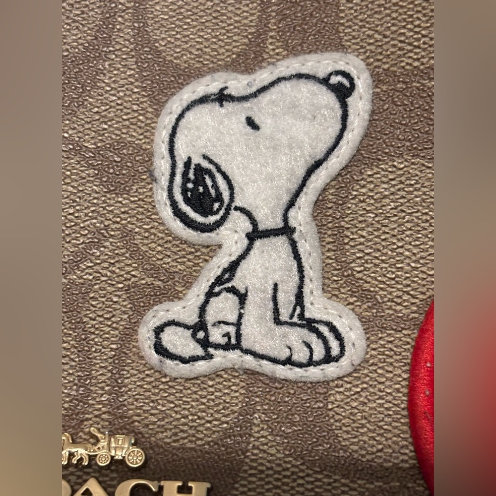 Coach X Peanuts Snoopy Elle File Signature Crossbody Bag with Character patches - Picture 15 of 16